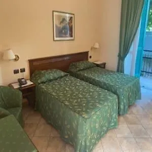 La Delle Betulle And Restaurant Santa Vittoria dʼAlba