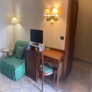 Hotel La Delle Betulle And Restaurant Santa Vittoria dʼAlba